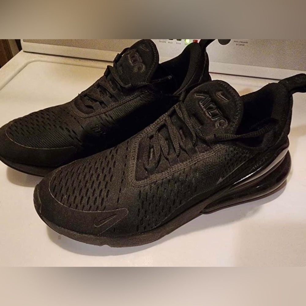 Women’s Nike 260s like new